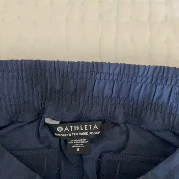 Athleta Brooklyn Camo Jogger, size 8, Blue Camo, pre-owned - Picture 6 of 8